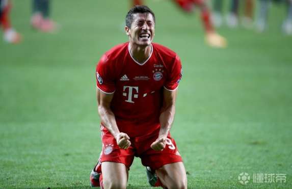 拜仁官方莱万伤停4周