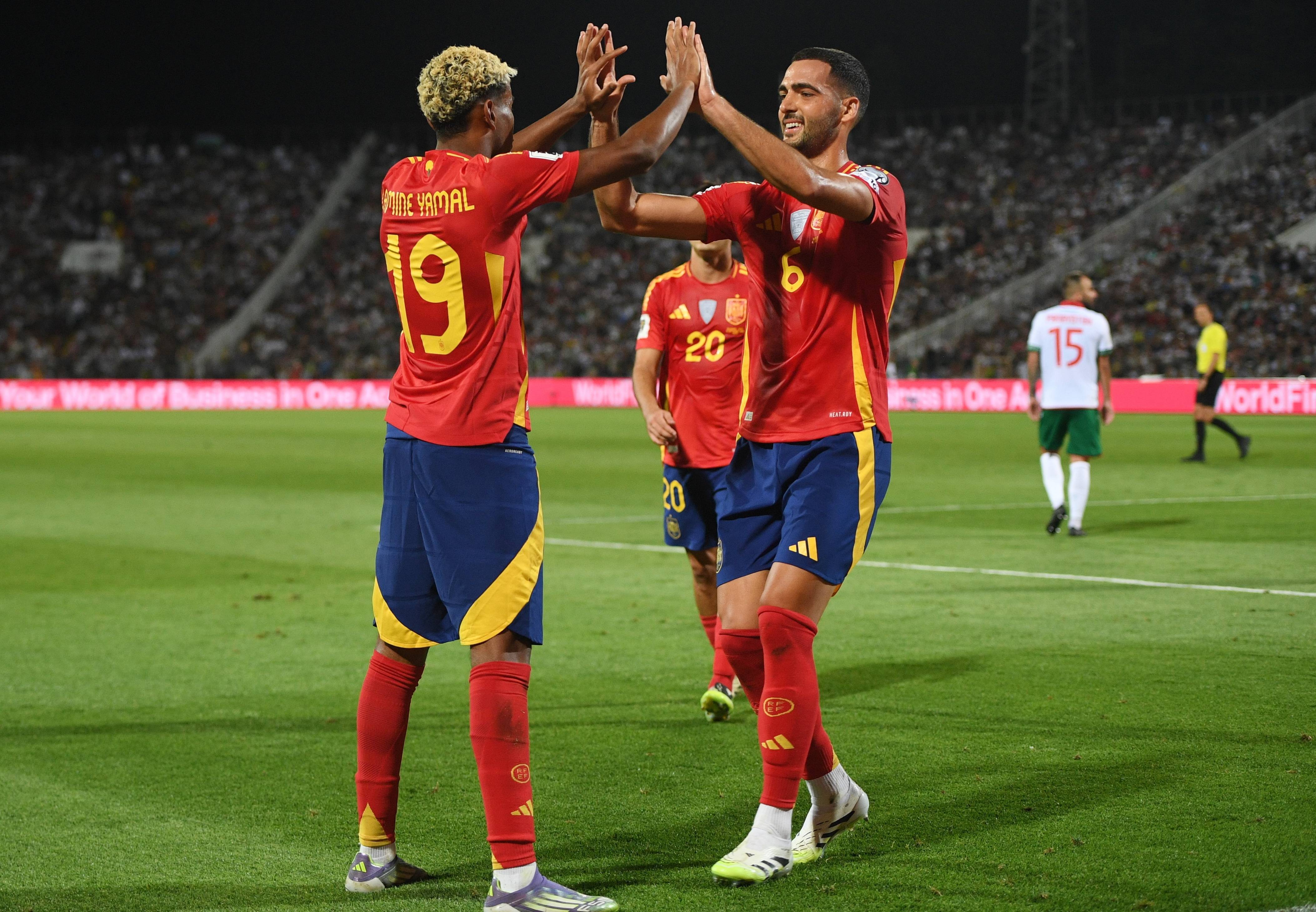 BBIN体育APP-西班牙国家队主力现身欧冠赛场，备战杯赛(西班牙国家队主力现身欧冠赛场,备战杯赛场在哪)